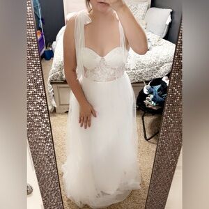 Wedding/engagement dress